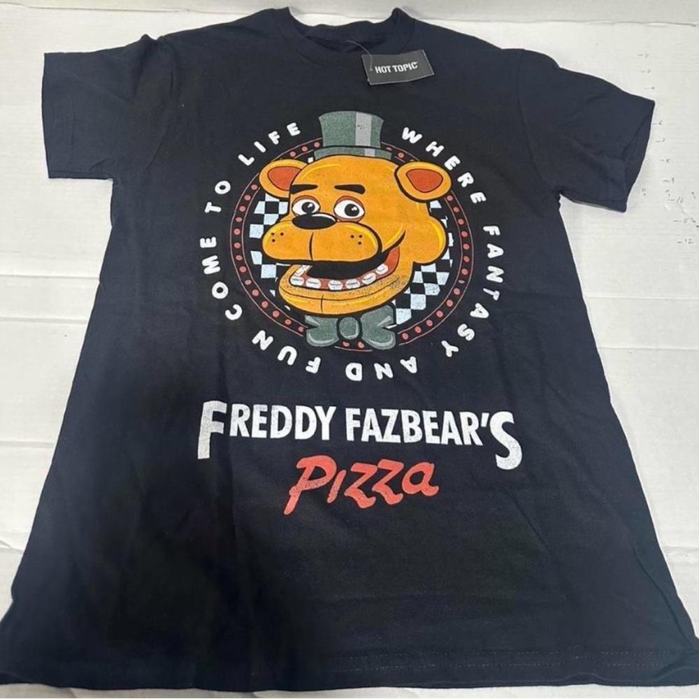 Hot Topic Five Nights at Freddy's Freddy Fazbear's Pizzeria logo T-shirt